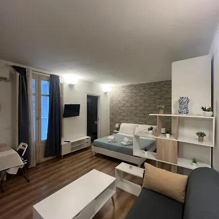 Mazzini 34, Al Politeama Palermo